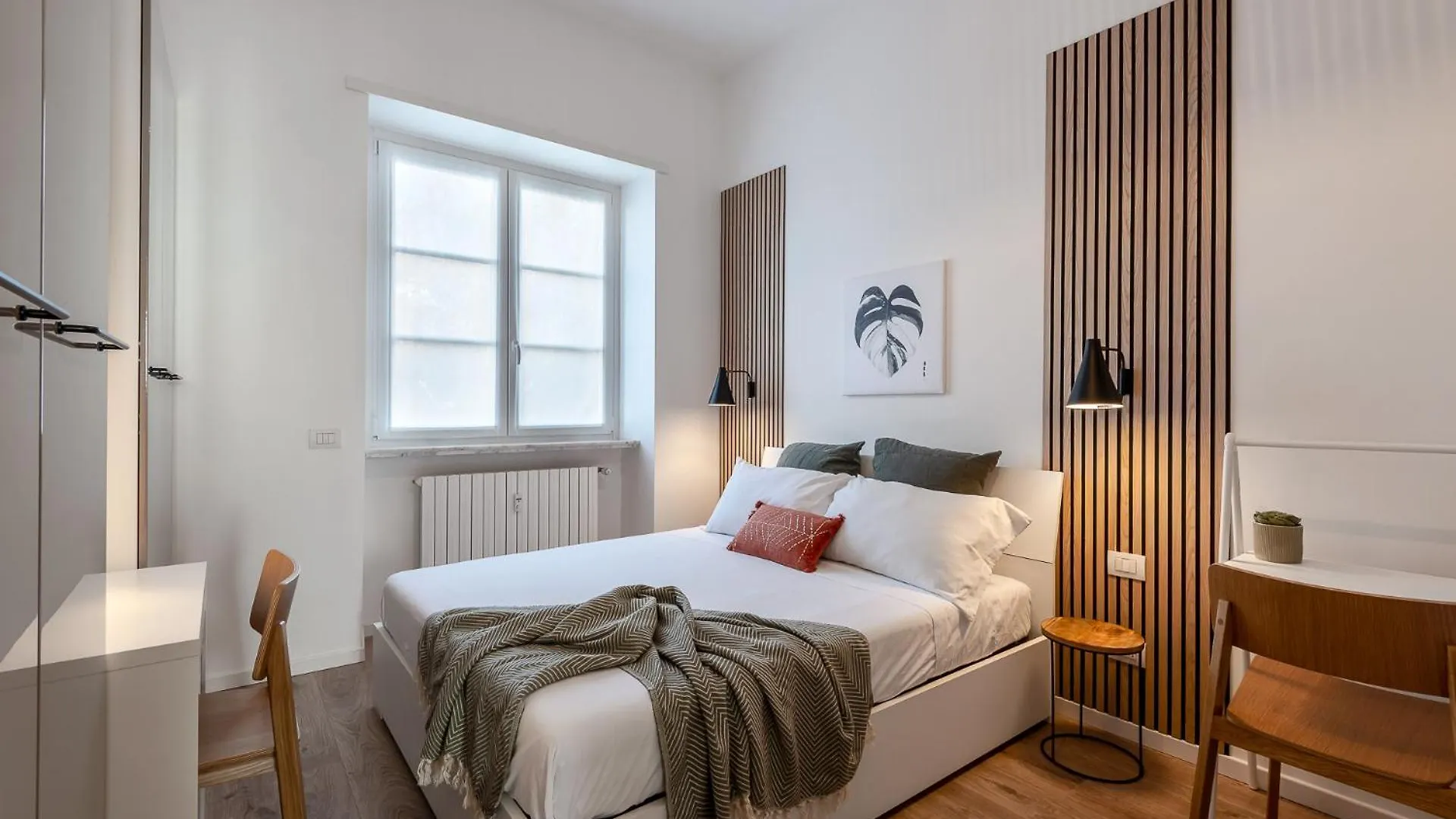 kontakty Stayeasy Big Panoramic Apartment - Central Station